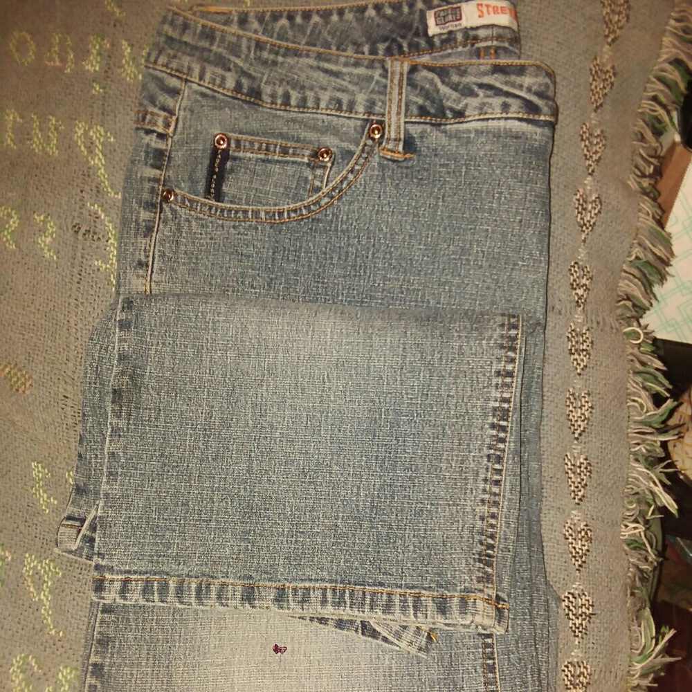 Ladies Faded Glory Stretch jeans size 16 avg